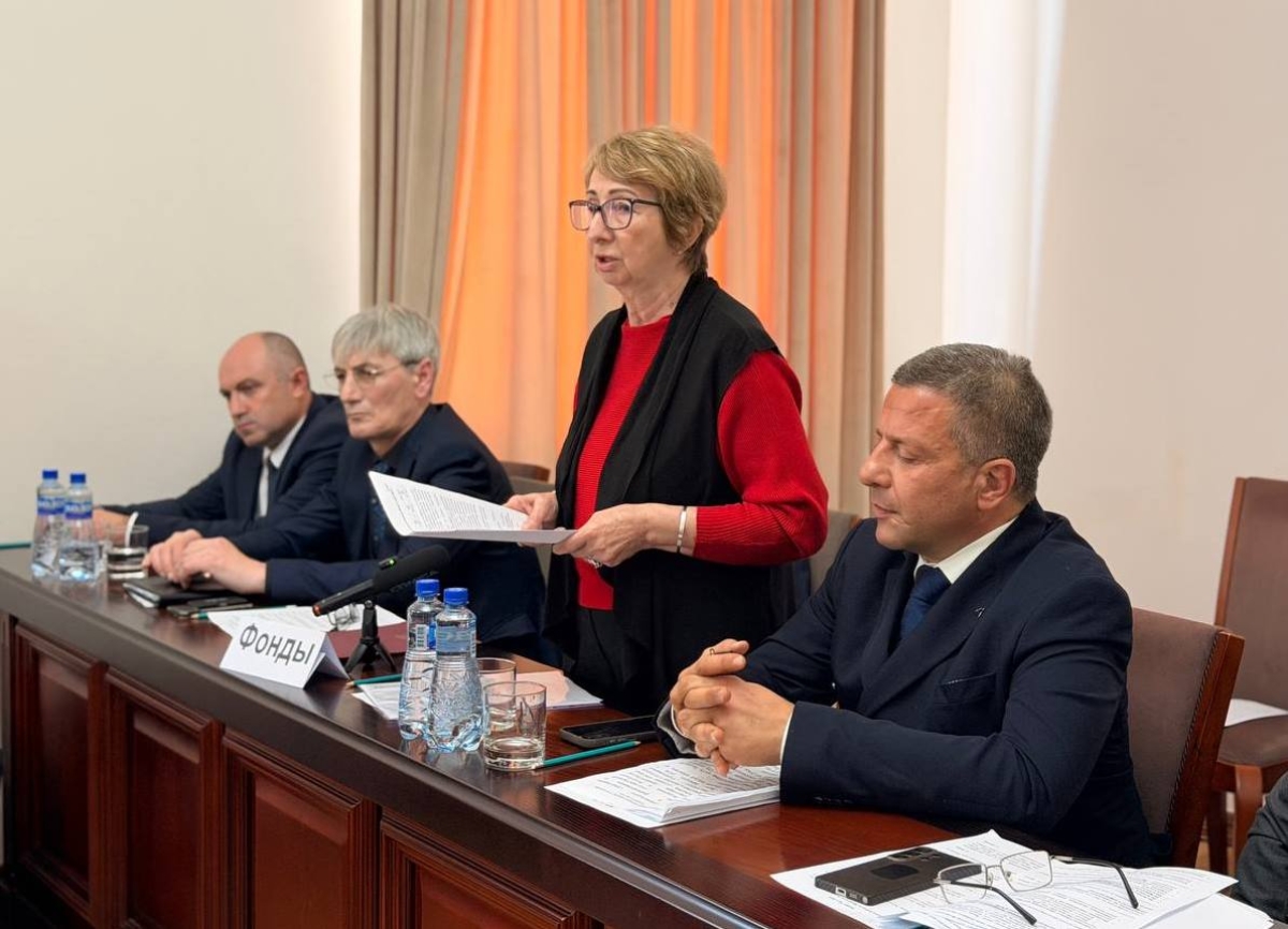 Объем доходов и расходов Фонда обязательного медицинского страхования на 2027 г. –  121,5 млн руб.